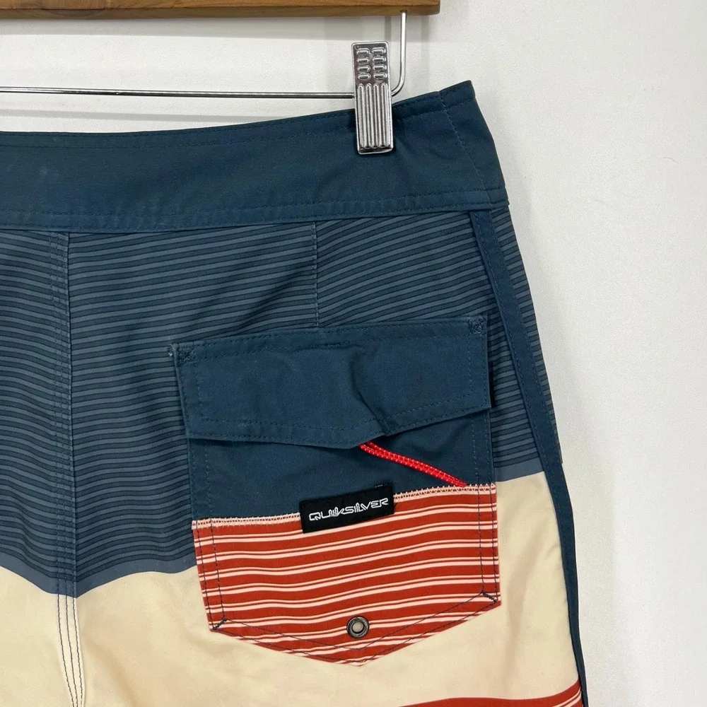 Quiksilver measurements width